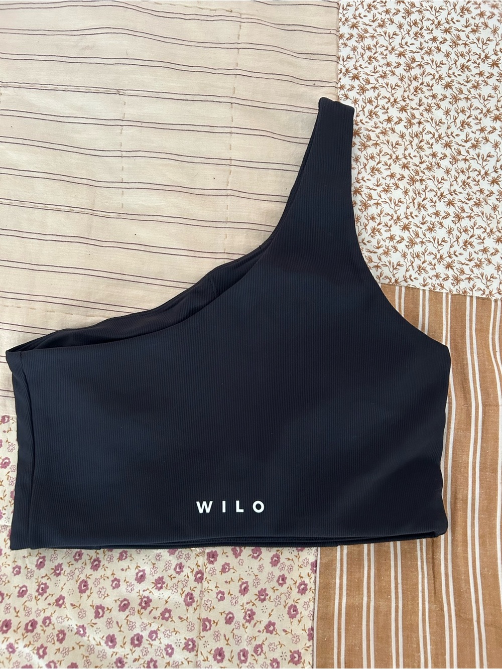 Black wilo one shoulder workout sports bra size small - Picture 3 of 3